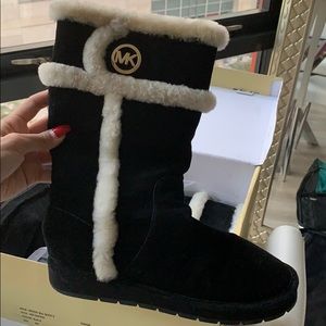 MICHAEL KORS SUEDE BOOTS